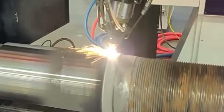 laser cladding machine